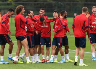 – Forsiktig optimisme i Arsenal Spillerne på treningsfeltet før kamp mot Burnley. Foto: Arsenal.